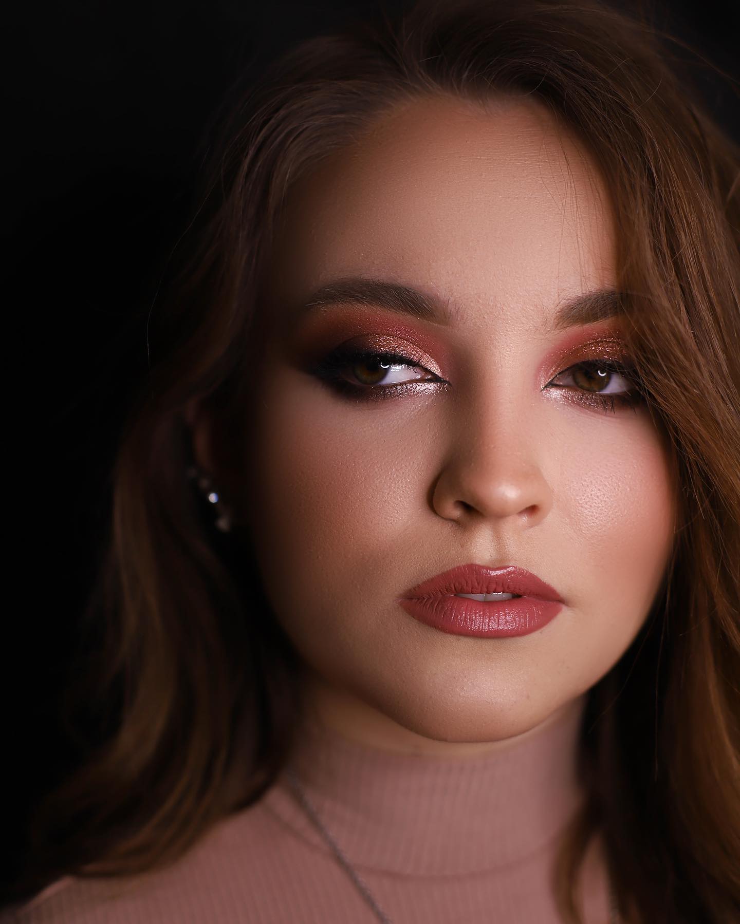 Editorial bakreni portret