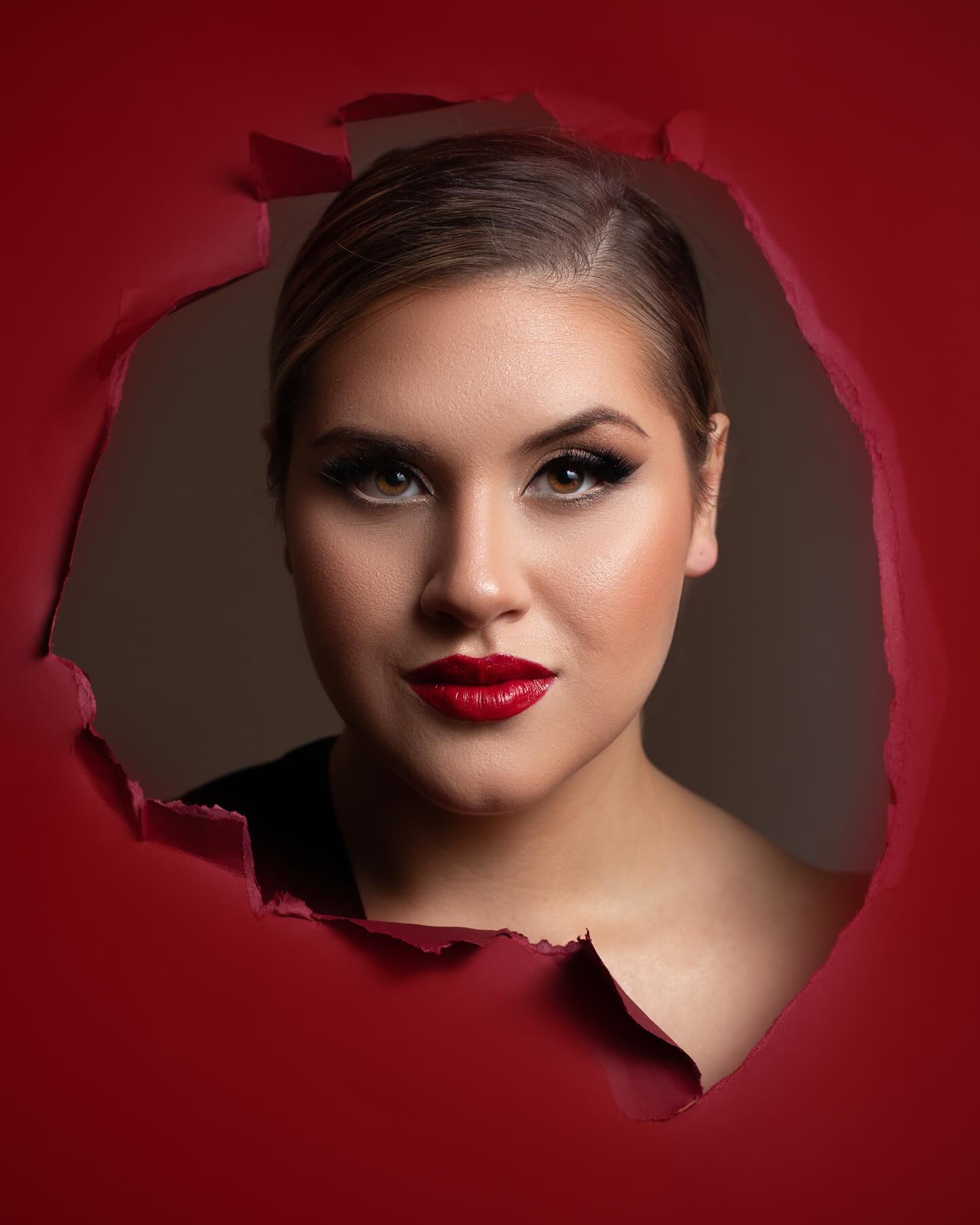 Editorial crveni portret