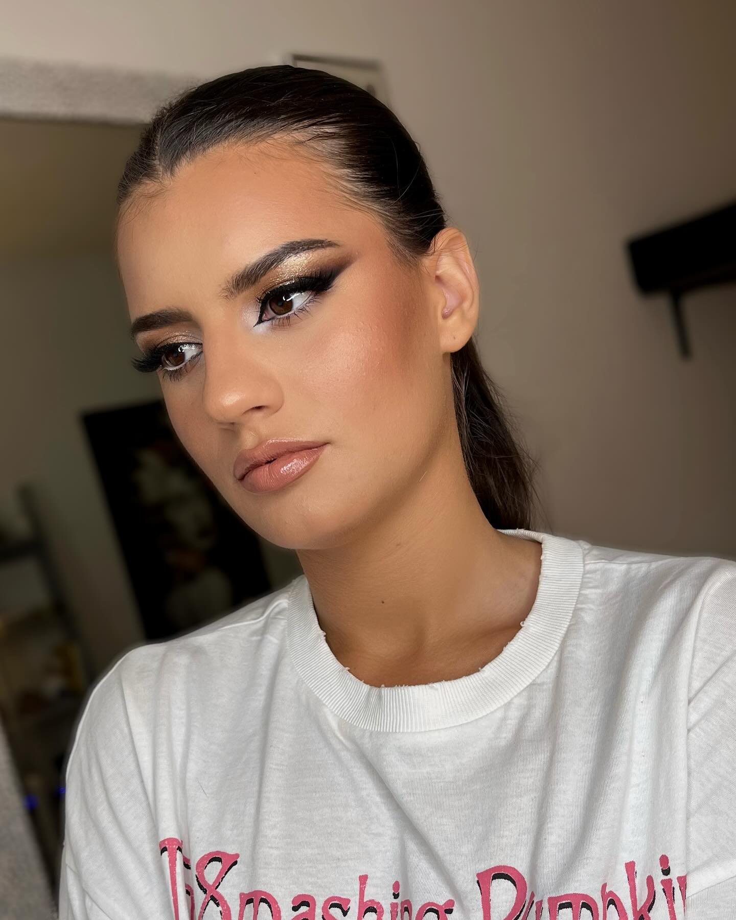 Glam smokey look