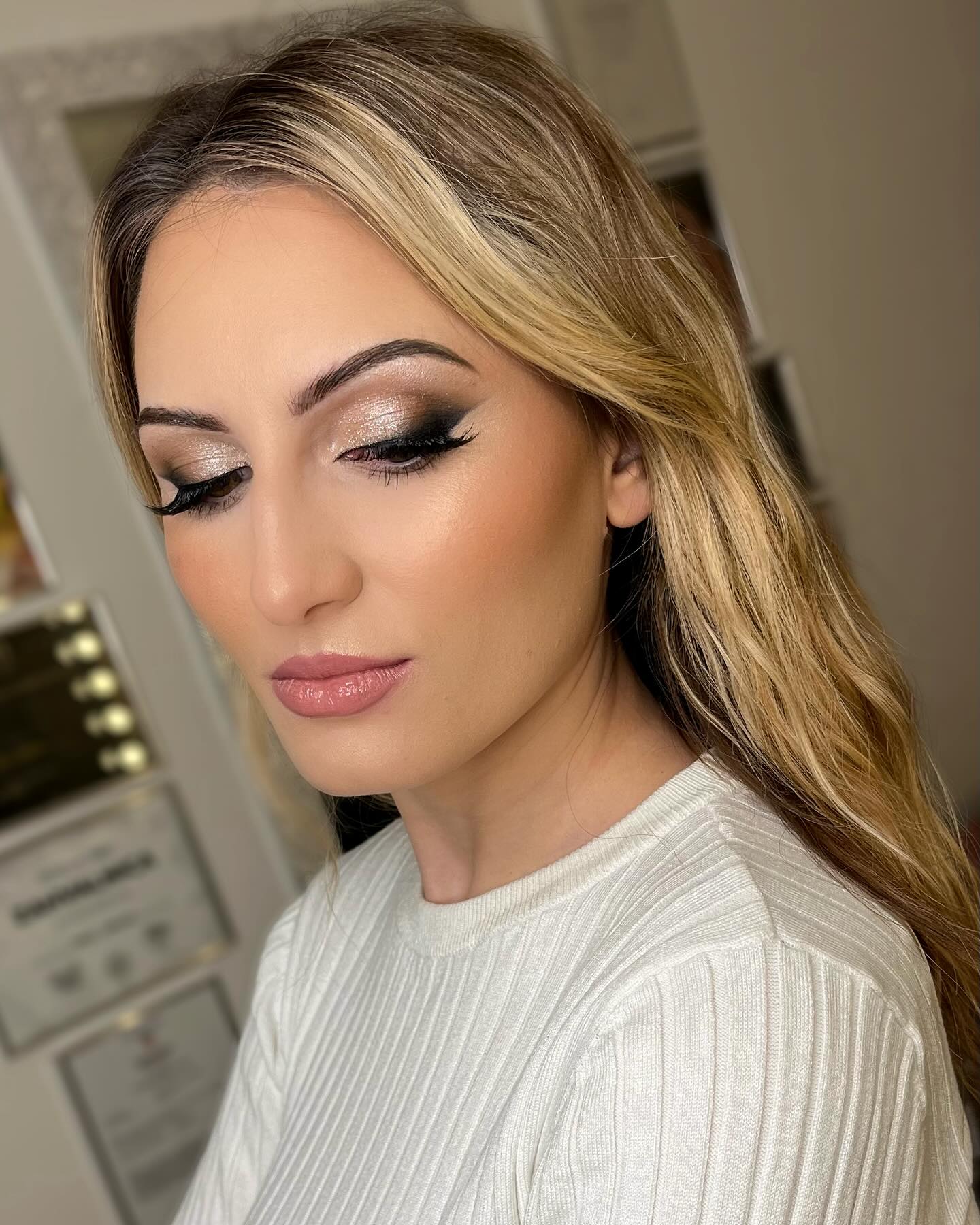 Glam smokey look