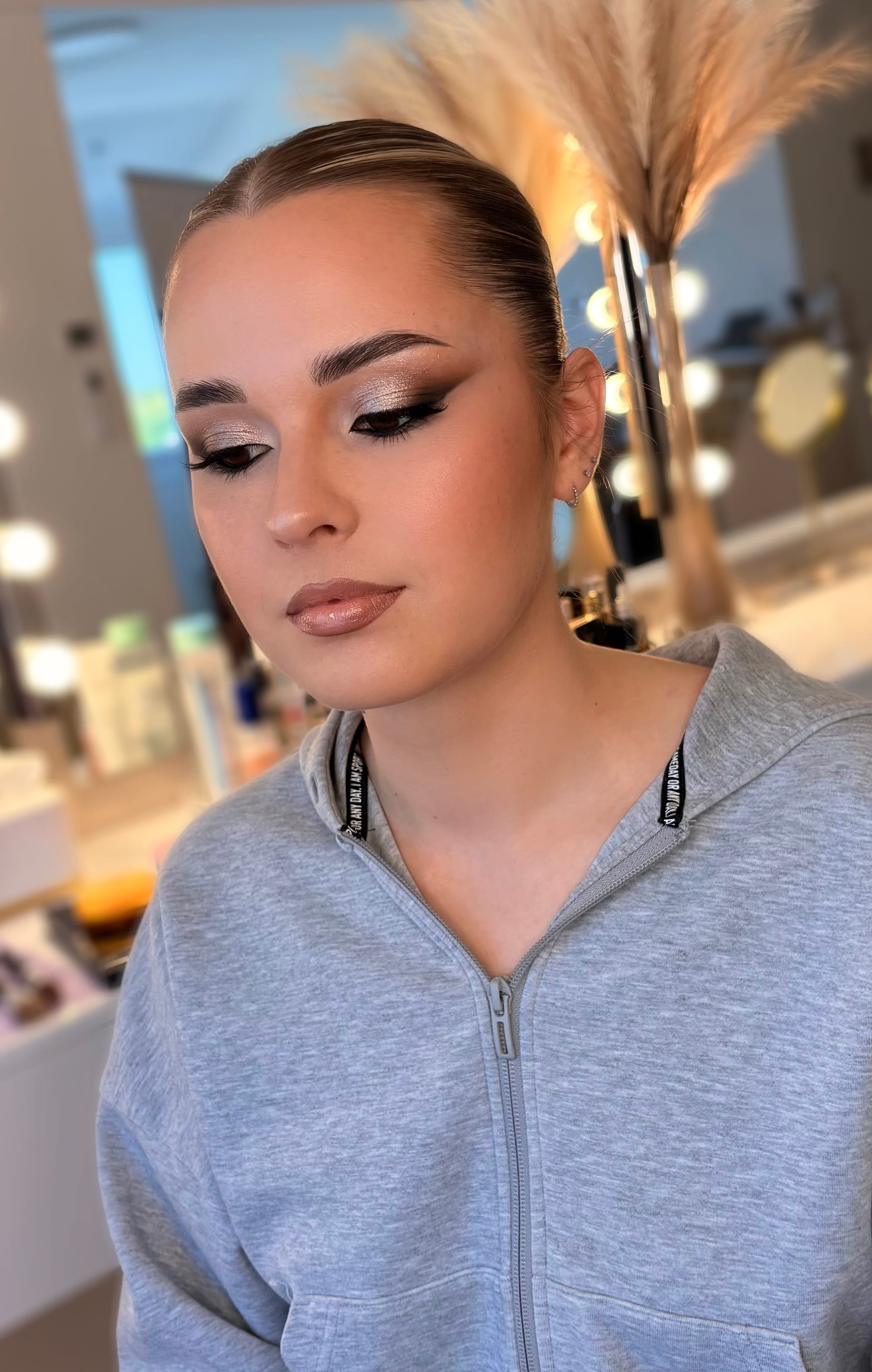 Zlatni smokey look