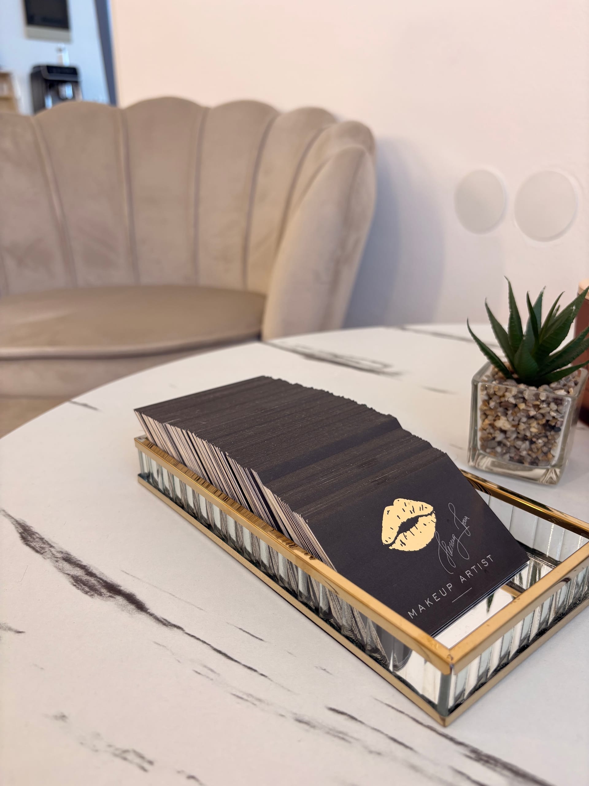 Novi studio – recepcija i detalji